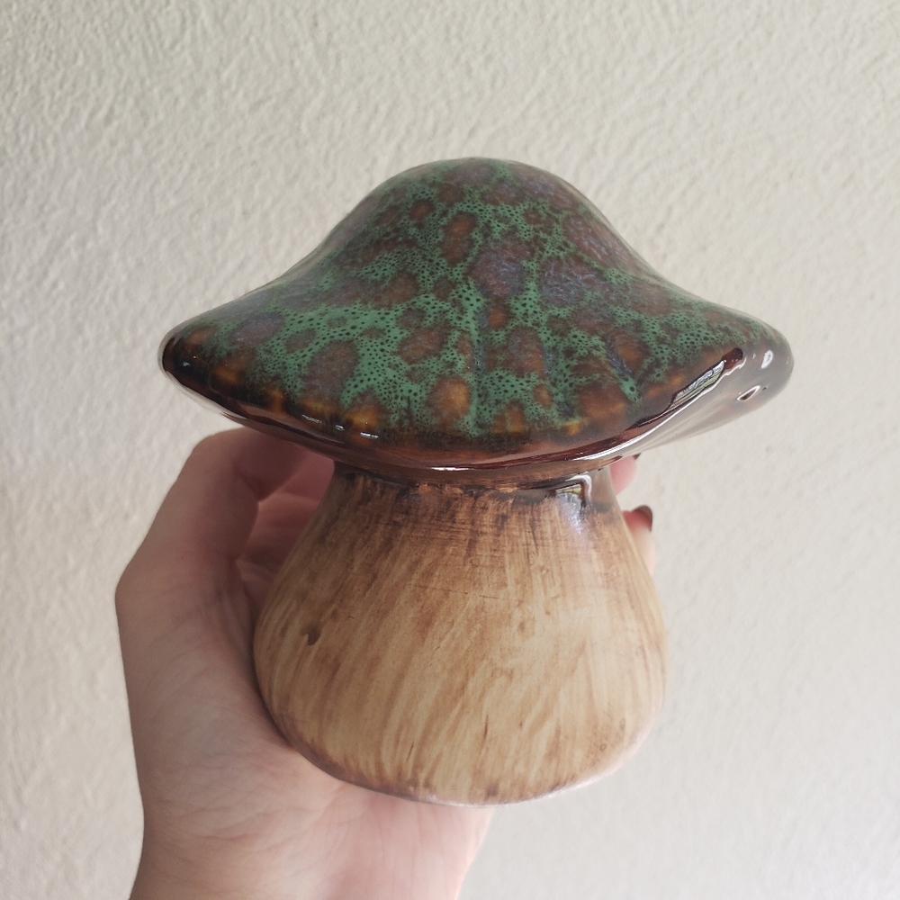 Ceramic mushroom